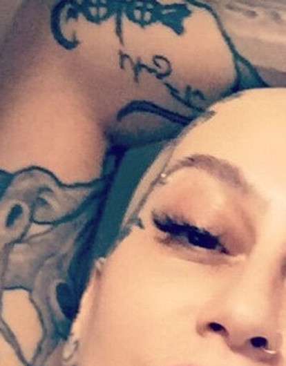 Звездный скандал: Наргиз Закирова пригрозила Первому каналу