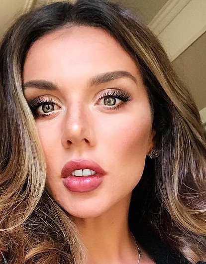 Анна Седокова перестала скрывать любимого мужчину