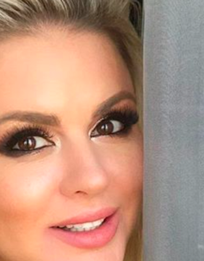 Анна Семенович показала, какие жакеты идут девушкам с большой грудью