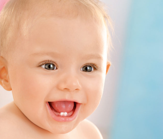У малыша режутся зубки: 5 самых популярных вопросов
