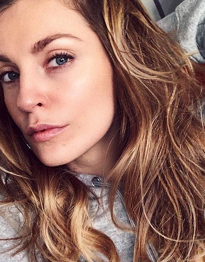 Муж Саши Савельевой по достоинству оценил ее фото в бикини