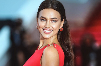 Ирина Шейк вернулась к материнским обязанностям