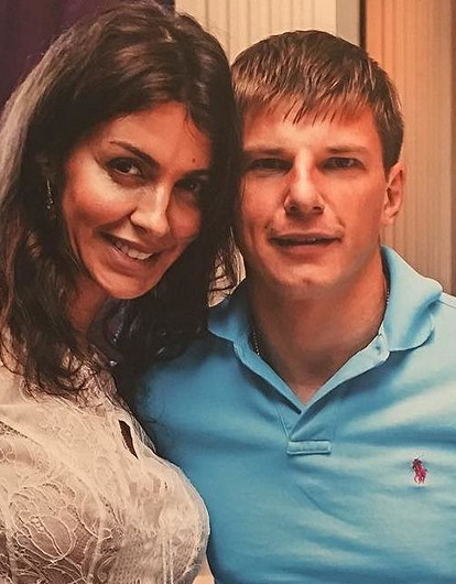 Супруга Андрея Аршавина впервые показала лицо годовалой дочери