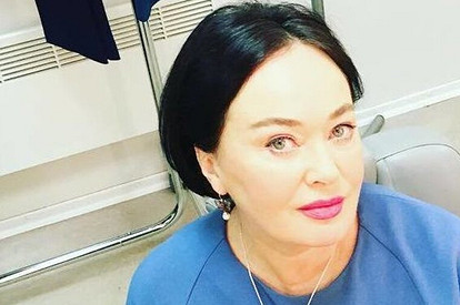 Пользователи обсуждают феноменальное сходство 59-летней Ларисы Гузеевой и ее мамы