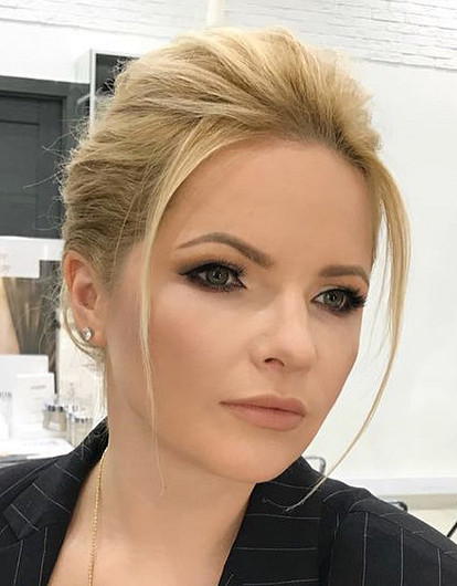 Экс-супруга Дмитрия Пескова побрилась под ноль перед грядущей свадьбой