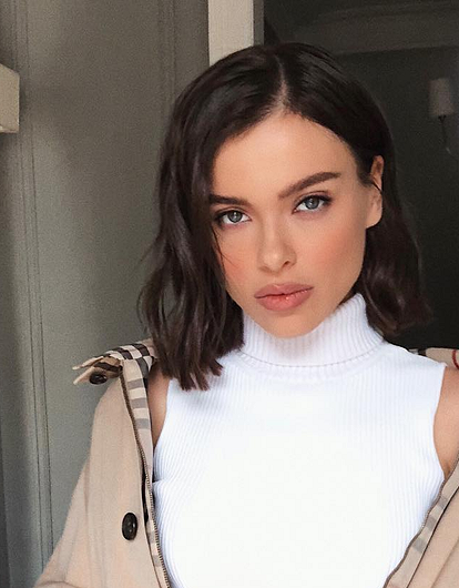 Елена Темникова показала, как сделать летнюю версию макияжа «смоки айс»