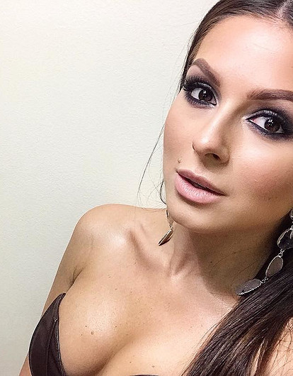 Беременная Нюша рассказала, как изводит мужа капризами и бережет себя