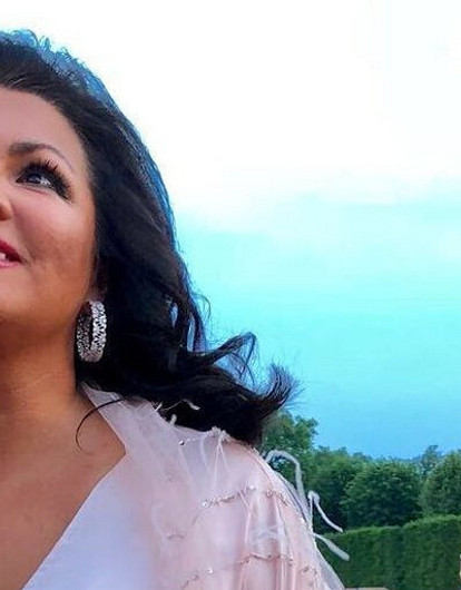 В сети обсуждают нескромный танец Анны Нетребко на Красной площади