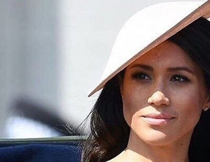 «Как бледная моль!»: Меган Маркл разочаровала платьем за 300 тысяч