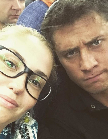 Фанаты заподозрили Павла Прилучного и Агату Муцениеце в обмане