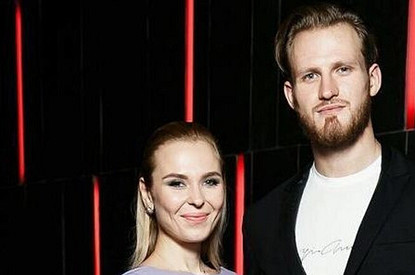 Вопреки всем слухам: Пелагея с мужем улетели на Мальдивы