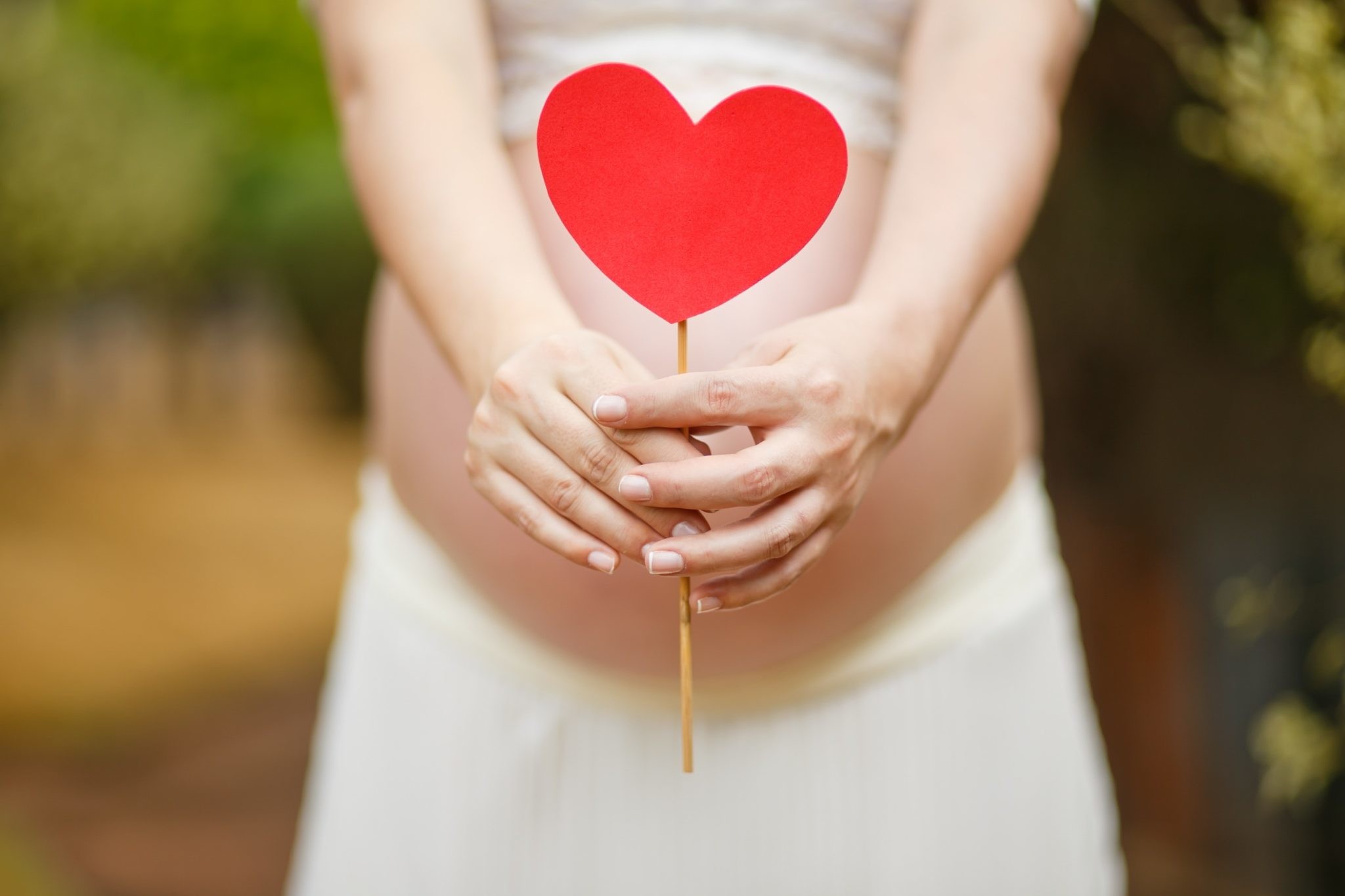 Узнать беременна ли я без тестов. Альтернативные способы самодиагностики на дому. Выделения кровянистого оттенка