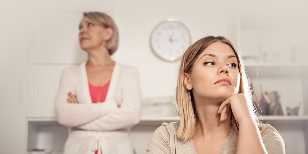 Как не повторять судьбу матери: 4 совета, как избегать ее влияния