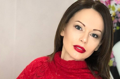 Ирина Безрукова показала, как носить вещи с мелким принтом женщинам после 50 лет