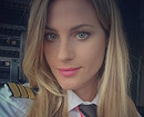 Из парикмахера в пилоты: шведская девушка покорила Instagram своей историей