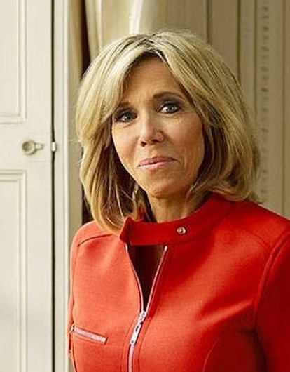 Брижит Макрон показала, как не бояться и носить красный total-look после 65 лет