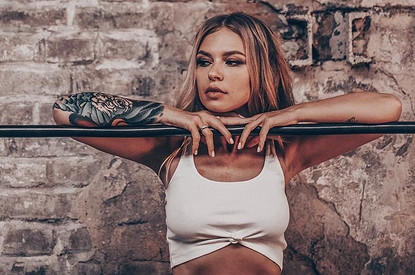 «Мысленно я уже 100 раз сбивала его КАМАЗом»: Рита Дакота возненавидела Влада Соколовского за измену