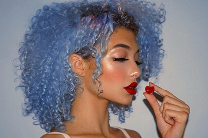 Кислотные оттенки вернулись в моду