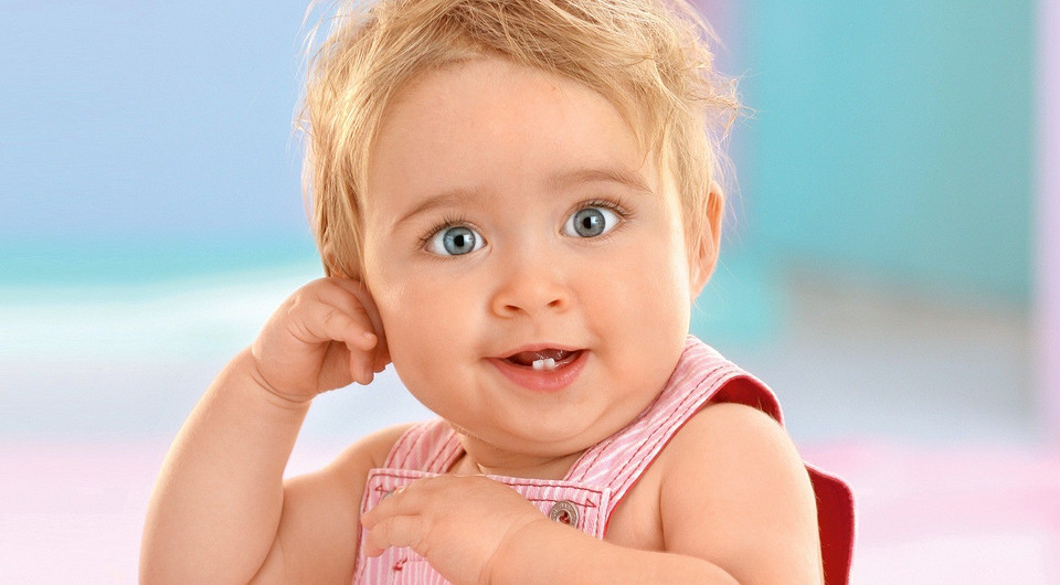 6 признаков, что режутся зубки – как помочь малышу?