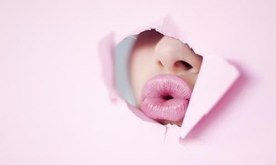 Увлажнение губ: 5 адекватных причин, почему тебе нужна эта процедура