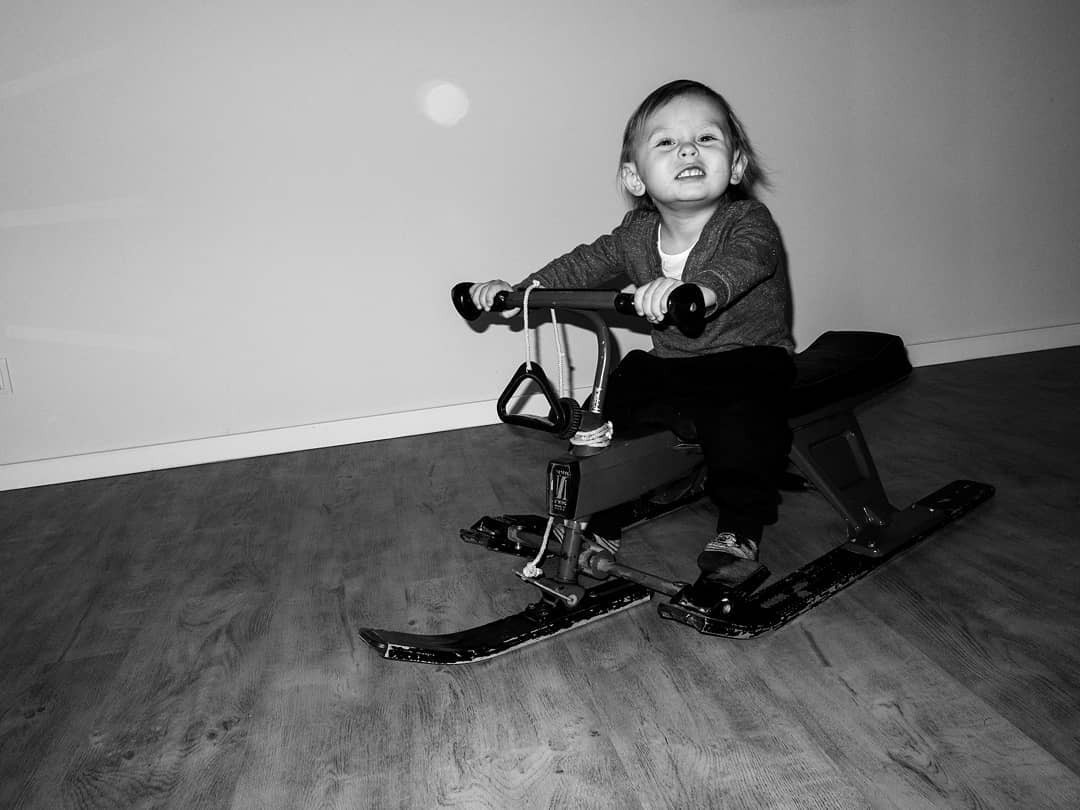 Как выбрать снегокат для ребенка: на что обратить внимание и какая модель лучше