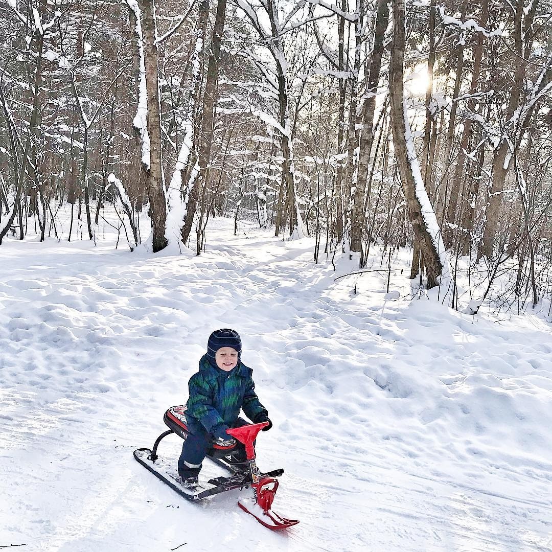 Как выбрать снегокат для ребенка: на что обратить внимание и какая модель лучше