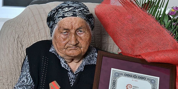 Старейшая женщина России - Нану Шаова.