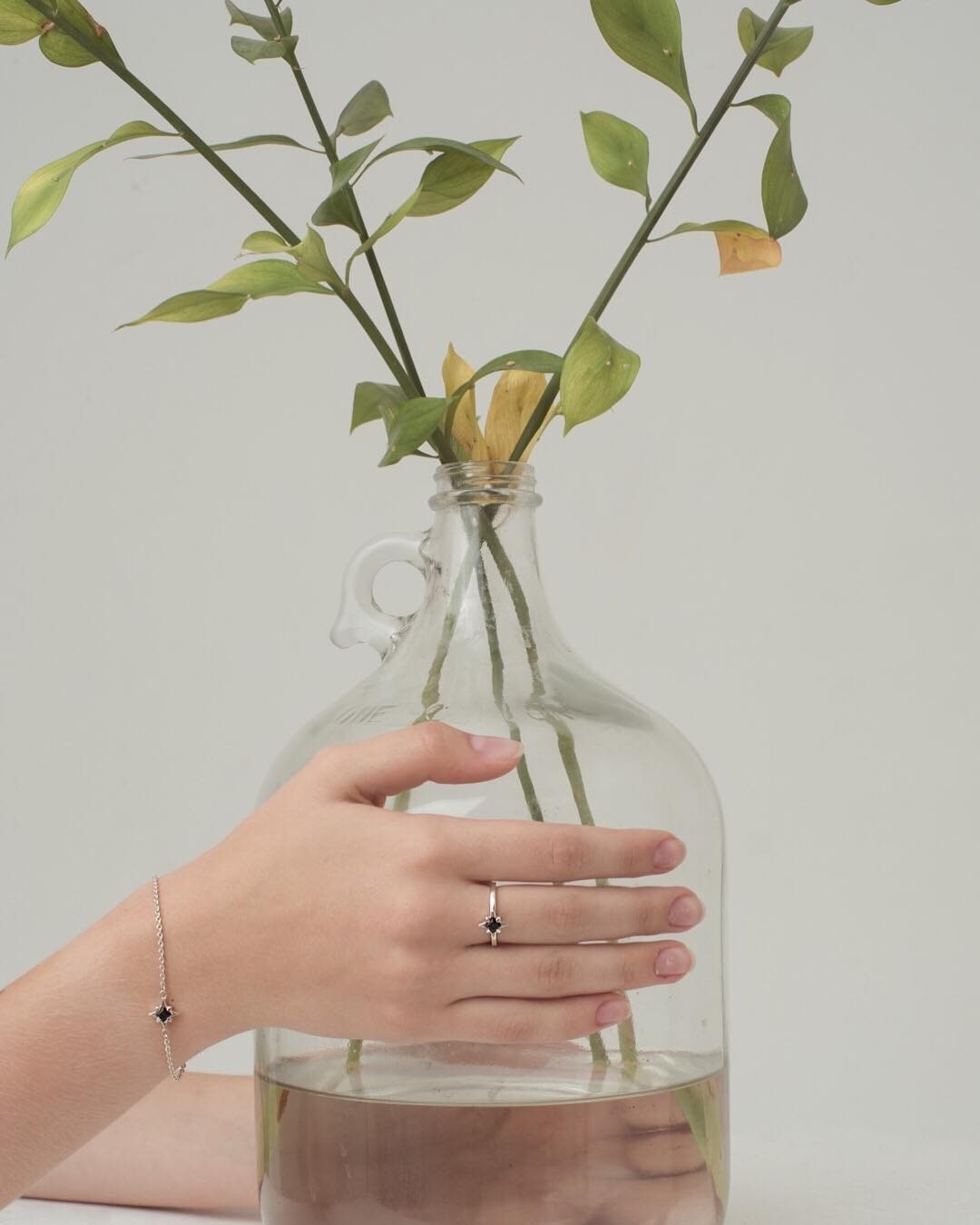 Ты привыкла закрываться от мира, искать во всем подвох, с недоверием относиться к людям и считать себя неудачницей,? Что ж, тебе совершенно точно стоит запрограммировать себя на иные уста...