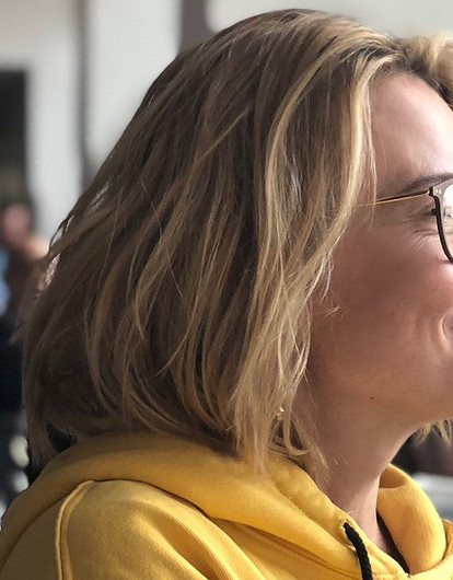 Юлия Высоцкая опубликовала нежные снимки с Андреем Кончаловским после венчания