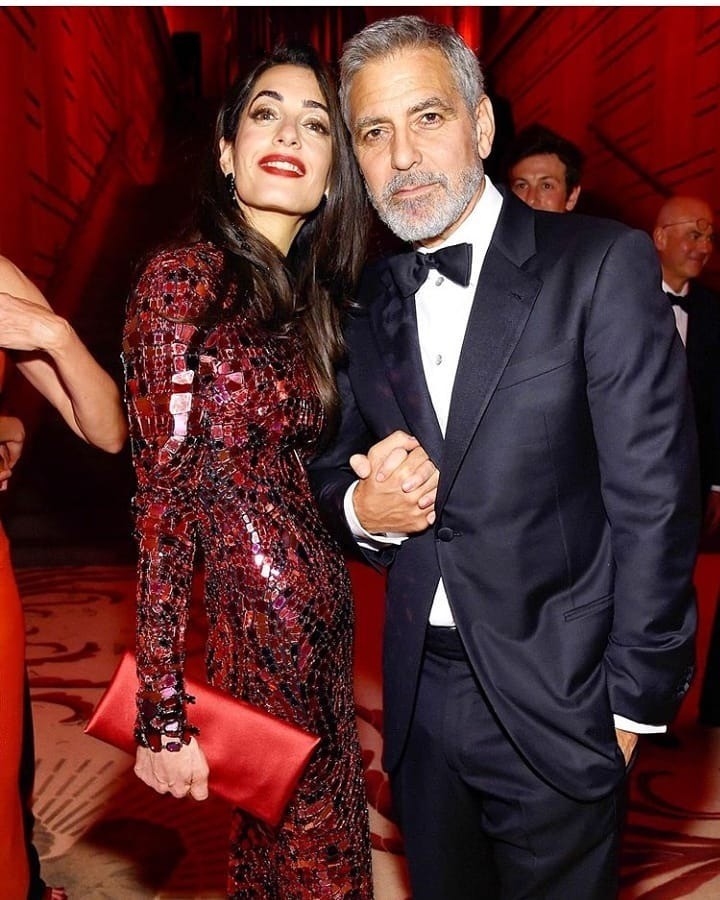 Таролог рассказала, что Дордж и Амаль Клуни часто ссорились, но они оба довольно отходчивы, поэтому разногласия быстро забывались и не мешали им жить счастливо и любить друг друга. До тех...