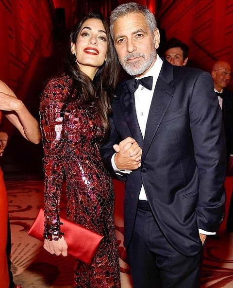 Таролог рассказала, что Дордж и Амаль Клуни часто ссорились, но они оба довольно отходчивы, поэтому разногласия быстро забывались и не мешали им жить счастливо и любить друг друга. До тех...