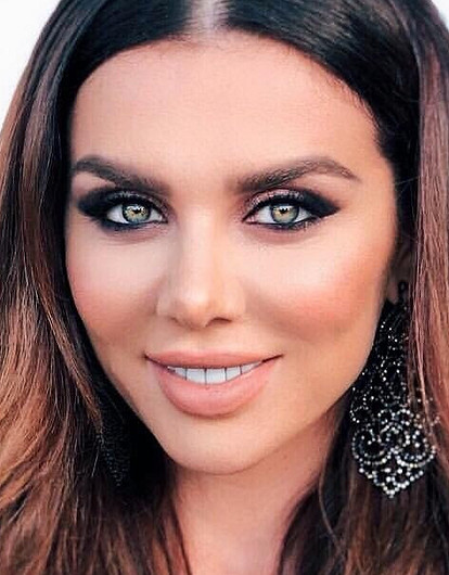 В Сеть попало видео с Анной Седоковой, где видно ее реальную фигуру без фотошопа