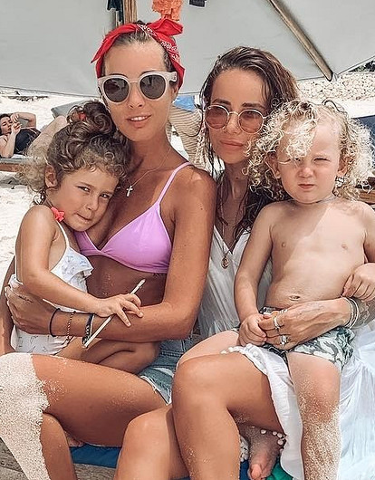 Айза Анохина и Кети Топурия вместе отдыхают на Бали