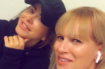 Олеся Судзиловсккая и Ани Лорак выложили совместное селфи без макияжа