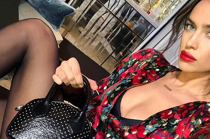 Ирина Шейк выложила фотографию с мужской стрижкой и без макияжа