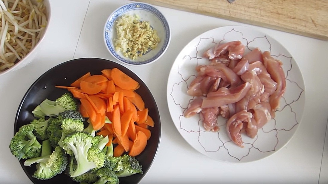 Как приготовить удон с курицей и овощами: рецепты и советы