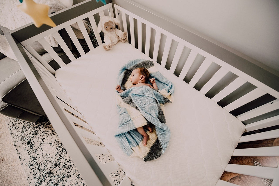 Размер матраса в детскую кроватку: как не ошибиться с выбором