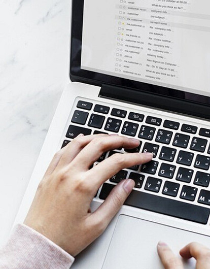 Улыбаемся и пашем: 5 правил эффективной работы из дома