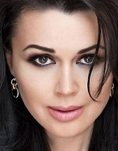 Журналистов попросили составить вопросы для Анастасии Заворотнюк