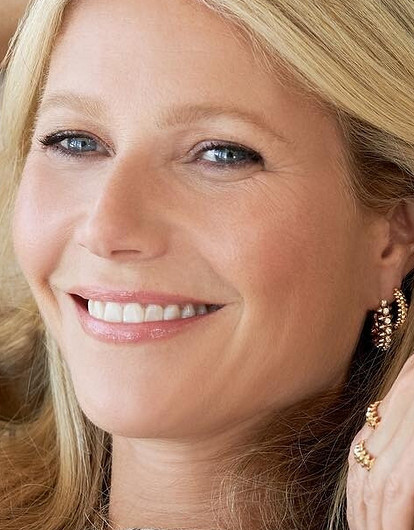 47-летняя Гвинет Пэлтроу снялась топлес для глянца