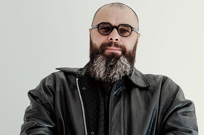 «Громкие звуки для меня губительны»: Максим Фадеев едва не лишился слуха из-за пожарной сигнализации