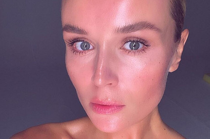 Полина Гагарина устроила откровенную фотосессию в молоке