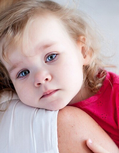 Сезон простуд: как помочь малышу при боли в горле