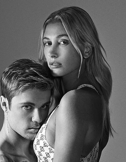 Хейли Болдуин показала свадебное платье (видео)