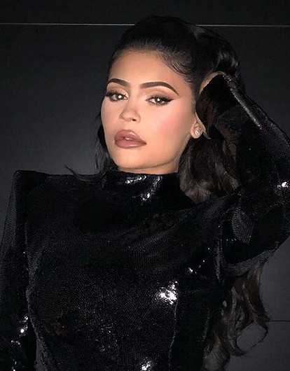 Кайли Дженнер призналась, что ее годовалая дочь одержима макияжем