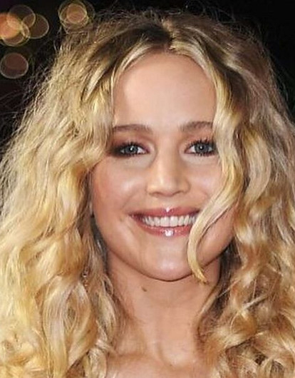 Появились первые фото со свадьбы Дженнифер Лоуренс