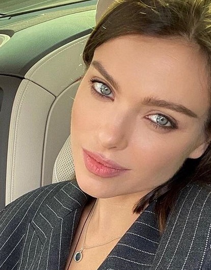Елена Темникова опубликовала фото с красными глазами и потекшей тушью (все из-за голоса)