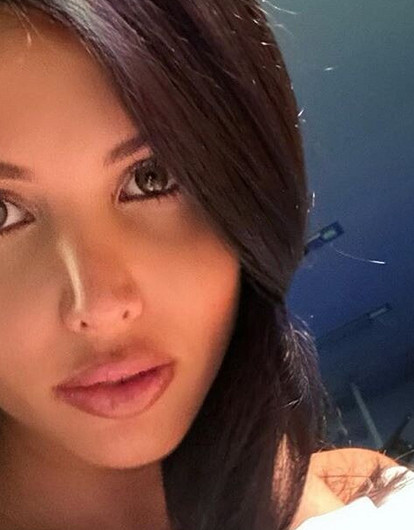 «Осталось скинуть 6-7 килограмм»: Анастасия Решетова показала фигуру через неделю после родов (видео)