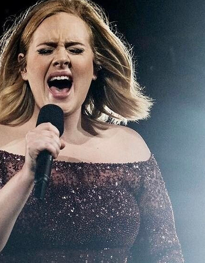 Адель сильно похудела после развода с мужем