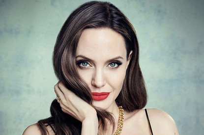 Анджелина Джоли удалила себе грудь и яичники, чтобы не заболеть раком
